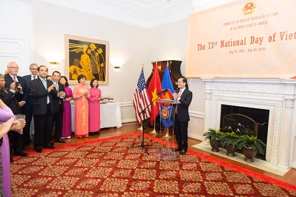 Les Etats-Unis s’engagent à intensifier les relations avec le Vietnam ảnh 1