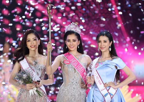 Miss Vietnam 2018 : Tran Tieu Vy, nouvelle reine de la beauté du Vietnam ảnh 1