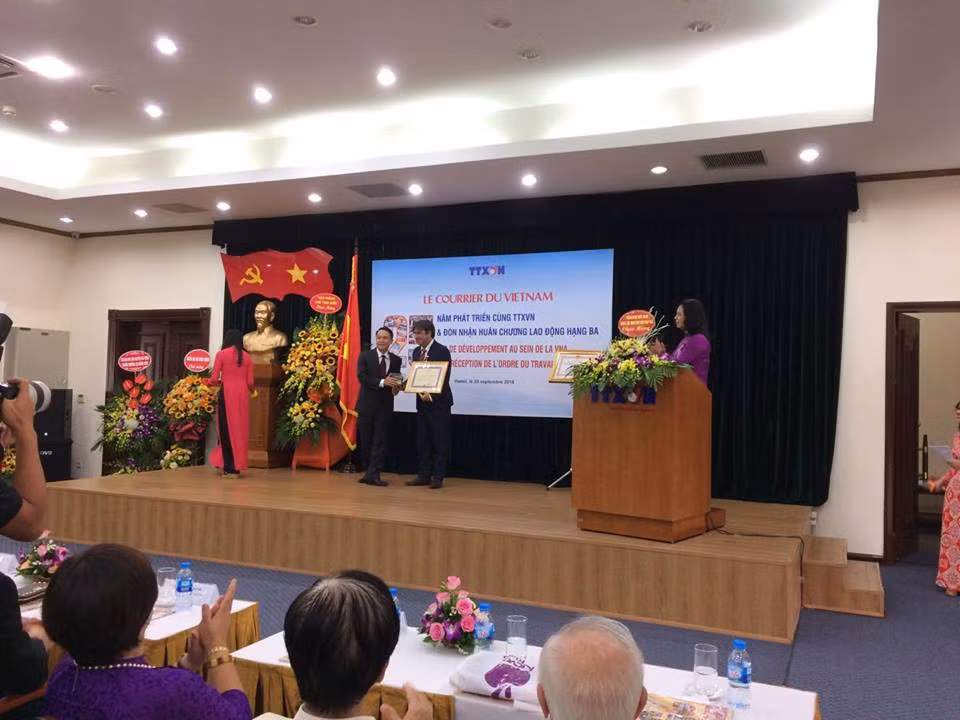 Le journal Le Courrier du Vietnam souffle ses 25 bougies au sein de la VNA ảnh 2