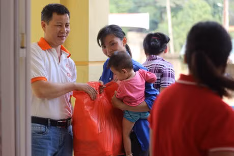 CARE au soutien des sinistrés des crues et inondations à Hoa Binh ảnh 1