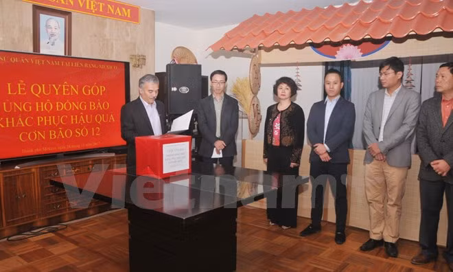 Les Vietnamiens au Mexique à la rescousse des sinistrés du typhon Damrey ảnh 1