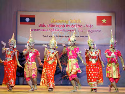 Le Centre culturel du Vietnam au Laos souffle ses 20 bougies ảnh 1