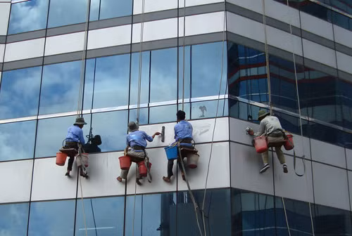 Améliorer la sécurité et l’hygiène au travail pour les jeunes ảnh 1