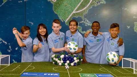 Lancement de Gazprom Football for Friendship 2018 au Vietnam ảnh 1