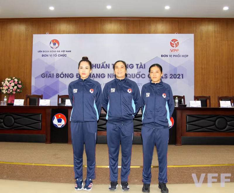 Trois femmes pourraient intégrer le staff d'arbitrage de LS V.League 2 ảnh 1