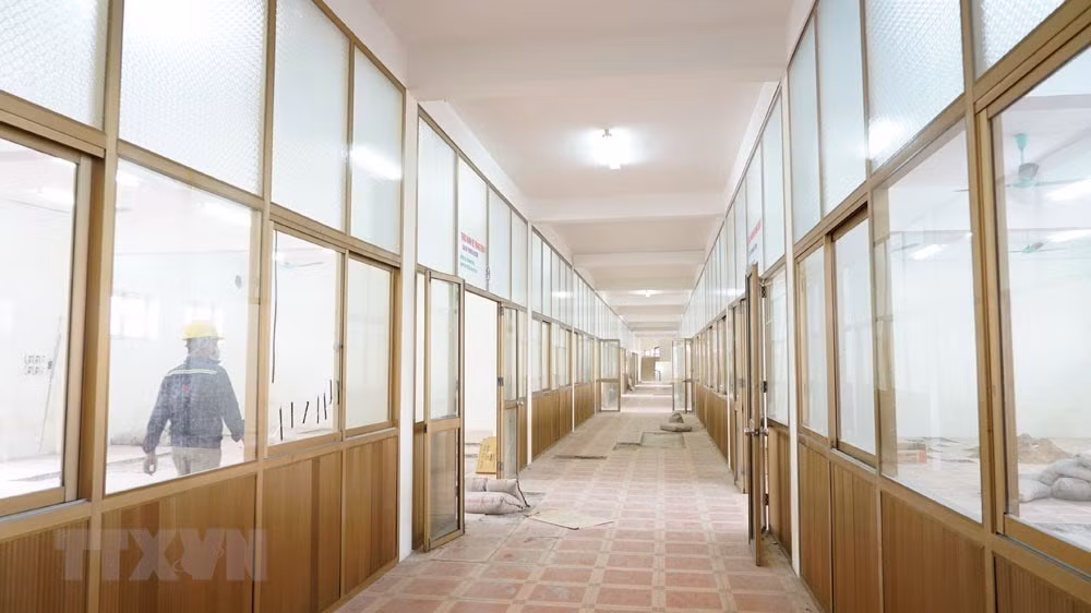 COVID-19 : la construction du 3e hôpital de campagne à Hai Duong sera achevée le 6 février ảnh 1
