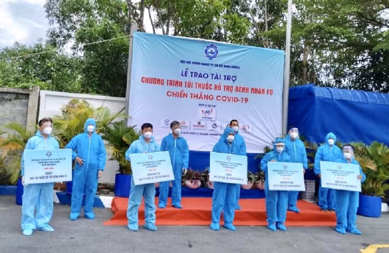 Hô Chi Minh-Ville: 10.000 sacs de médicaments offets aux patients de Covid en traitement à domicile ảnh 1
