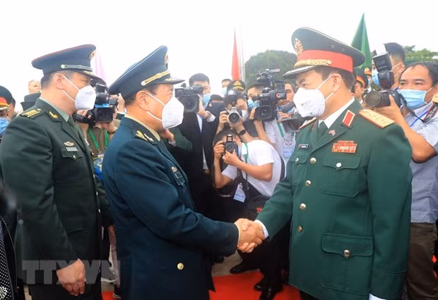 Copieux menu pour le 6e échange d’amitié de la défense frontalière Vietnam-Chine ảnh 1