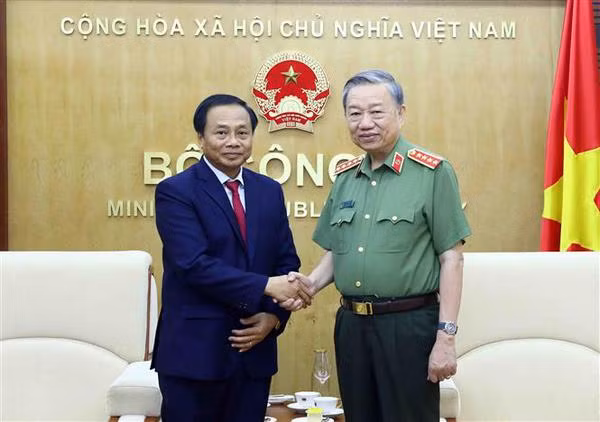 Les ministères de la Sécurité publique du Vietnam et du Laos renforcent leur coopération intégrale ảnh 1