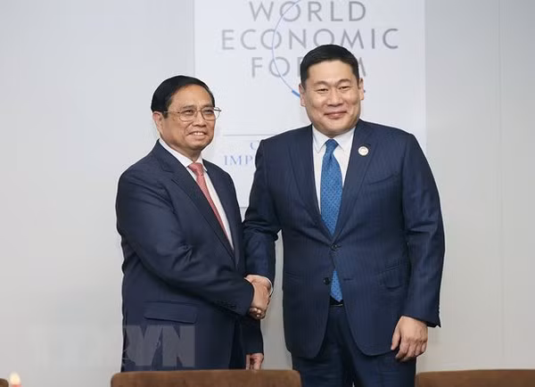 La visite du président mongol au Vietnam constitue une étape importante dans les relations bilatérales ảnh 2