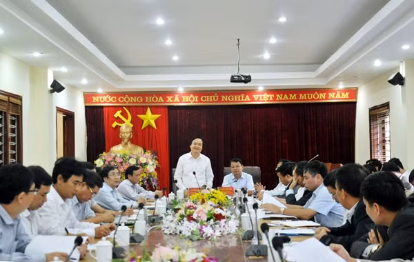 Pour un renouvellement fondamental et intégral du secteur éducatif dans les provinces montagneuses ảnh 1