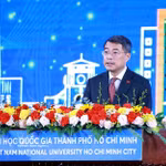 Le Premier ministre Le Minh Hung prend la parole. Photo : VNA