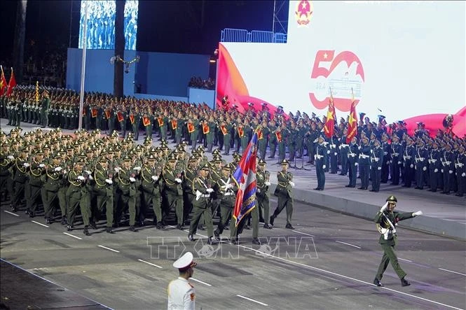 Des soldats cambodgiens à la répétition du défilé du 30 avril. Photo: VNA