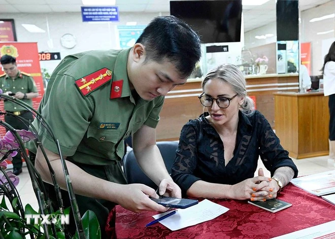 VNeID pour les étrangers au Vietnam à partir du 1er juillet. Photo: VNA