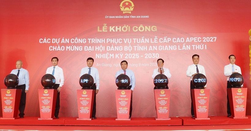 Cérémonie de lancement des dix projets d’infrastructure en préparation de l’APEC 2027. Photo: VNA