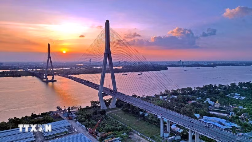 Le pont de Can Tho, qui est le pont à haubans le plus long d’Asie du Sud-Est (longueur de la travée principale : 550 m), construit avec l'aide publique au développement (APD) du gouvernement japonais et des capitaux de contrepartie du gouvernement vietnamien Photo : VNA