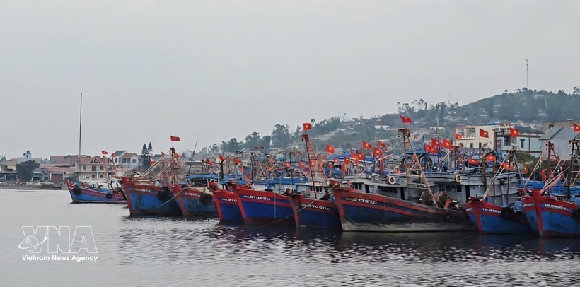 Des bateaux de pêche au port de Lach Bang, province de Thanh Hoa. Photo: VNA