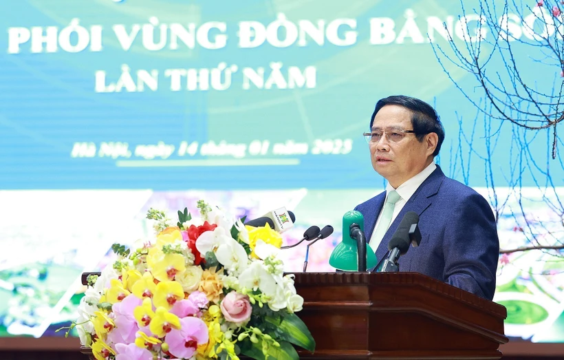 Le Premier ministre Pham Minh Chinh s'exprime lors de la 5e réunion du Conseil de coordination de la région du delta du fleuve Rouge. Photo: VNA 