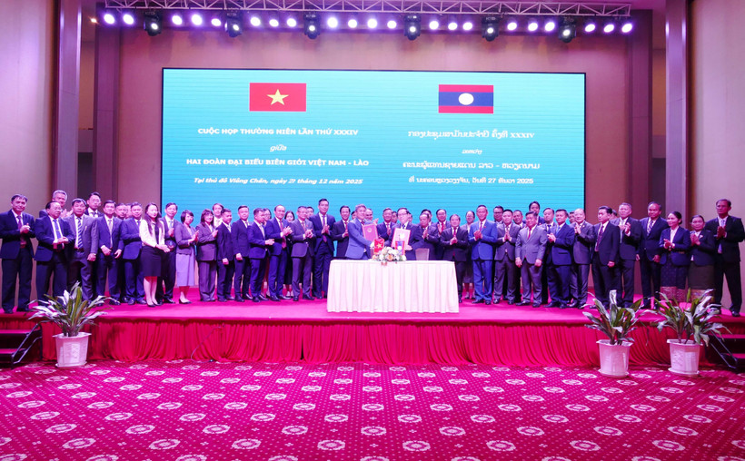 Vietnam et Laos boostent leur coopération en matière de gestion et de développement des frontières. Photo: VNA