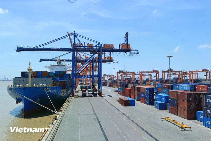 Le chiffre d'affaires à l'exportation au premier trimestre est estimé à 102,8 milliards USD, soit une augmentation estimée de 10,6% par rapport à la même période de l'année dernière. Photo: VietnamPlus