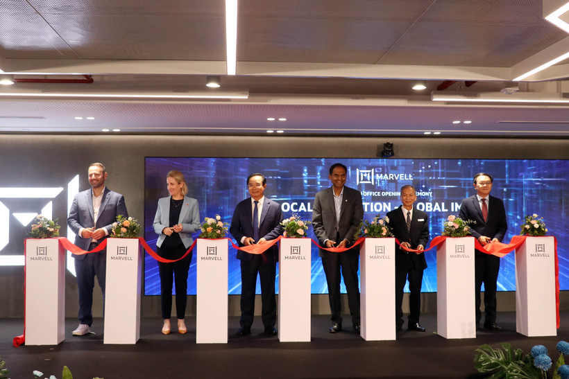 Le groupe américain Marvell Technology a officiellement inauguré ce mardi 30 septembre trois nouveaux bureaux au Vietnam, faisant du pays le troisième plus grand centre mondial de recherche et développement (R&D) de Marvell, avec plus de 500 ingénieurs. Photo: VNA