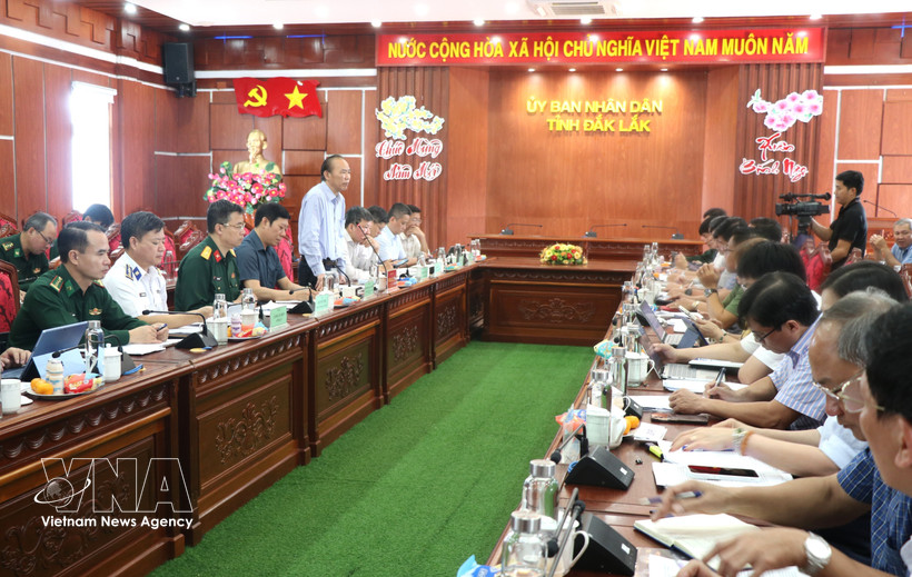 Le vice-ministre de l'Agriculture et de l'Environnement, Phung Duc Tiên, s'exprime lors de la séance de travail. Photo: VNA