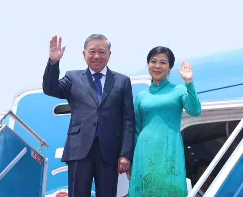 Le secrétaire général du Parti communiste du Vietnam (PCV) Tô Lâm et son épouse. Photo: VNA