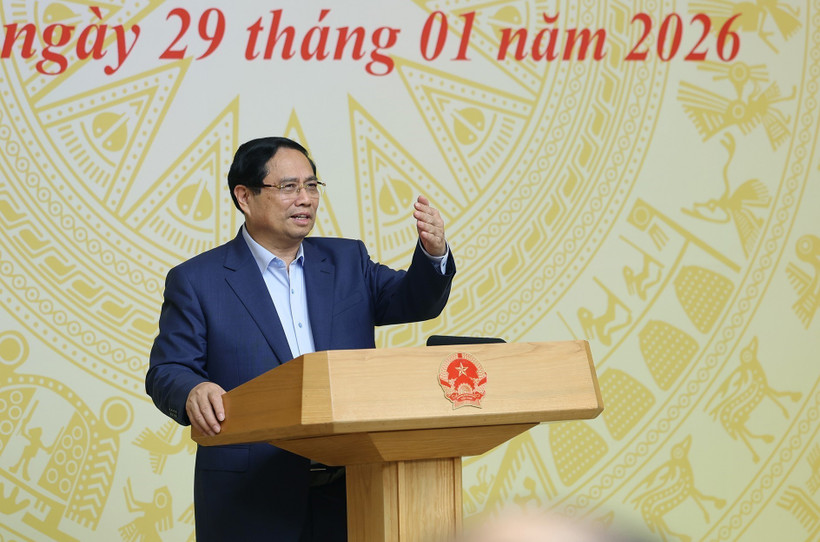 Le Premier ministre Pham Minh Chinh, président du Conseil central d’émulation et de récompense, s'exprime lors de la réunion. Photo: VNA