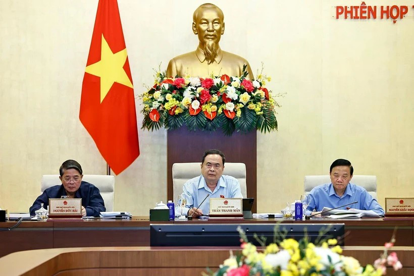 Le président de l'Assemblée nationale Trân Thanh Mân préside la 46e réunion du Comité permanent. Photo: VNA