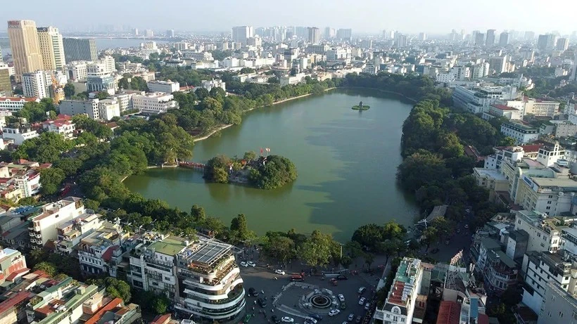 Le lac de l'épée restituée à Hanoi. Photo: VNA