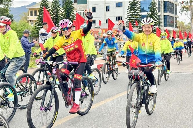 Des coureurs à l'événement. Photo: VNA