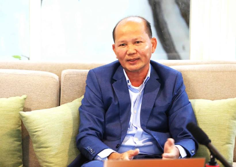 Uch Leang, président de l’Association des anciens étudiants cambodgiens au Vietnam (CAVA), également directeur par intérim du Département des études asiatiques, africaines et moyen-orientales de l’Institut des relations internationales du Cambodge (IRIC), relevant de l’Académie royale du Cambodge (RAC). Photo: VNA