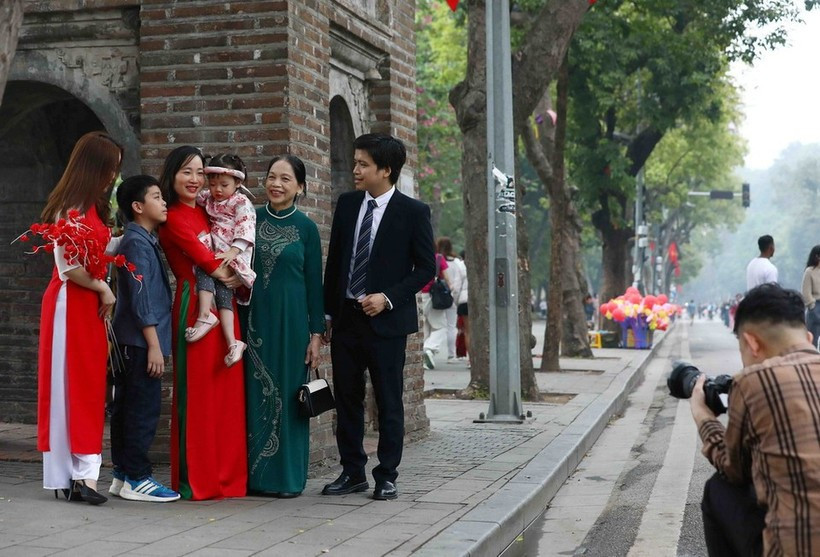 Les fonctionnaires et agents publics bénéficieront de quatre jours de repos consécutifs, du jeudi 1er janvier 2026 au dimanche 4 janvier 2026 inclusivement. Photo: VNA