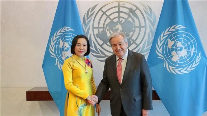 La vice-présidente de l'Assemblée nationale du Vietnam (AN), Nguyen Thi Thanh et le secrétaire général de l'ONU, António Guterres. Photo: VNA