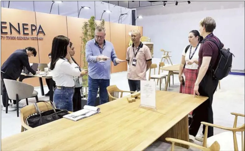 Le secteur vietnamien du bois déterminé à accroître la valeur de ses exportations. Photo: nhandan.vn