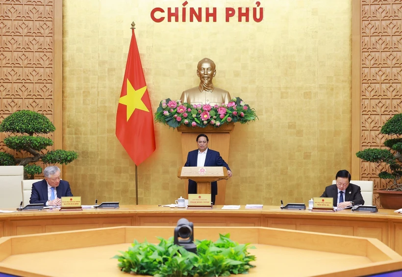 Le Premier ministre Pham Minh Chinh s'exprime lors de la réunion. Photo: VNA