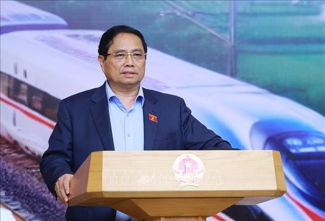 Le Premier ministre Pham Minh Chinh s'exprime lors de la réunion. Photo: VNA