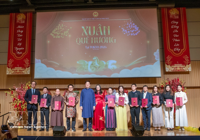 Le 7 février, à Tokyo, l’ambassade du Vietnam au Japon, en coordination avec les organisations vietnamiennes locales, a organisé la fête communautaire « Xuân quê hương 2026 » (Printemps au Pays natal). Photo: VNA