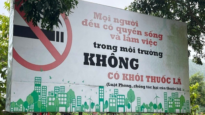 Interdiction totale de fumer au Vietnam : de nouvelles zones concernées. Photo: nhandan.vn