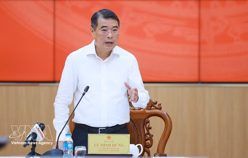 Le Premier ministre Lê Minh Hung s'exprime lors de la séance de travail avec les autorités de la ville de Cân Tho. Photo: VNA