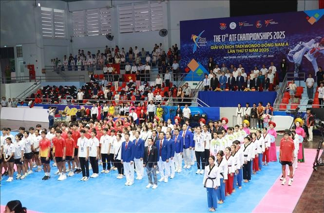 Cérémonie d'ouverture de deux événements majeurs : le 17e Championnat de taekwondo junior d’Asie du Sud-Est et le 21e Championnat international des clubs de taekwondo. Photo: VNA