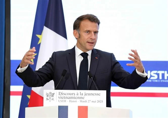 Le président français Emmanuel Macron s'exprime lors de la rencontre. Photo: VNA