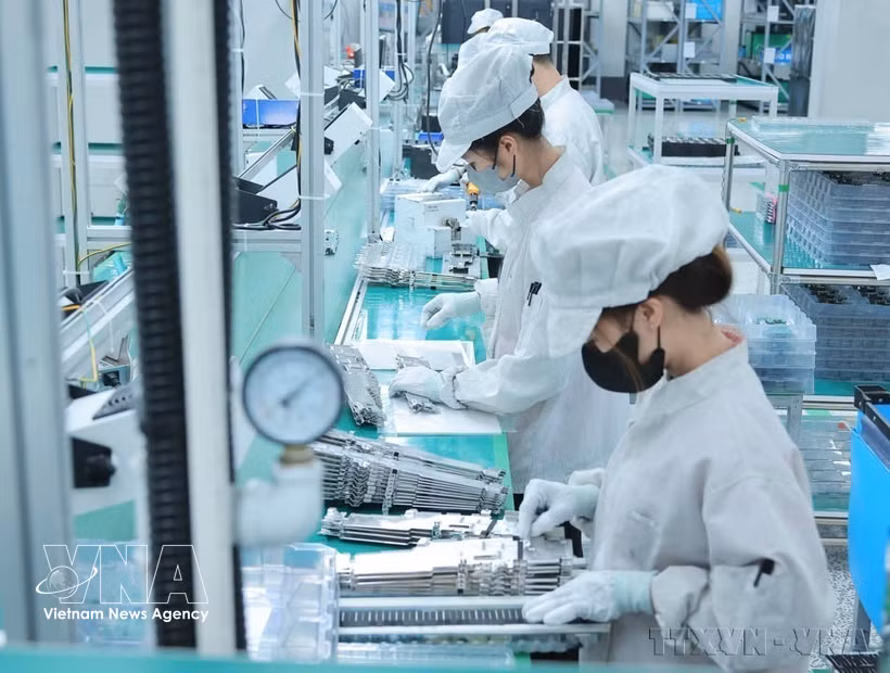 Production de la société Bumjim Electronics Vina Co., Ltd., à capitaux 100 % sud-coréens, dans la province de Quang Ninh. Photo: VNA