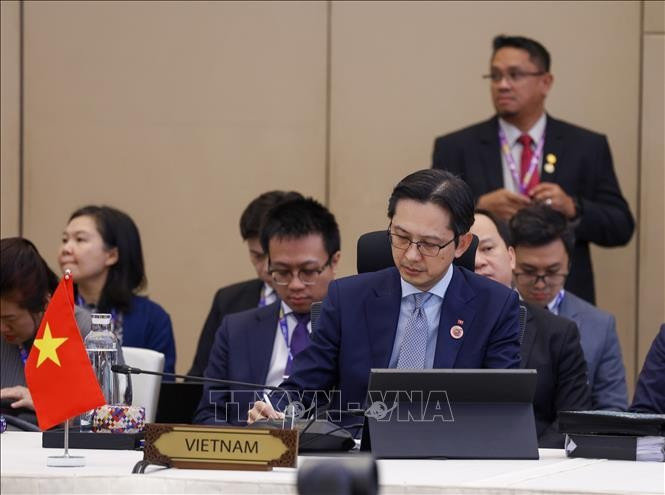 Le vice-ministre Dô Hung Viêt, également chef de la délégation vietnamienne des hauts officiels chargés des affaires de l’ASEAN (SOM ASEAN). Photo: VNA