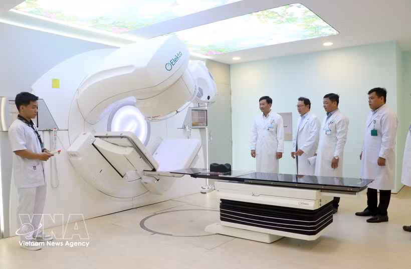 L'énergie atomique est largement appliquée dans le domaine médical, principalement à travers la médecine nucléaire et la radiothérapie. Photo: VNA