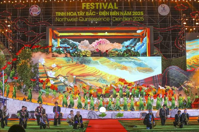 Cérémonie de l’ouverture du Festival de Diên Biên 2025. Photo: VNA