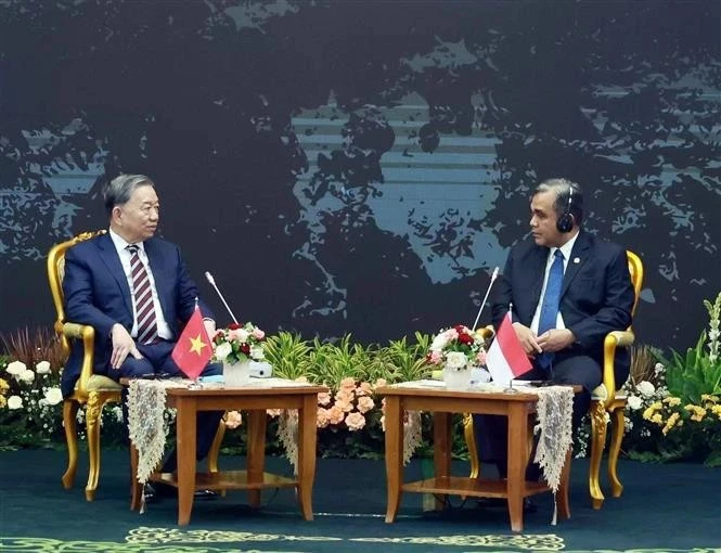 Le leader du Parti Tô Lâm (gauche) rencontre le président de l'Assemblée consultative du peuple d’Indonésie Ahmad Muzani. Photo: VNA