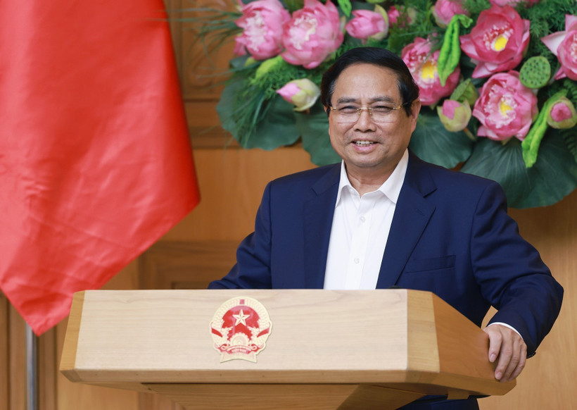 Le Premier ministre Pham Minh Chinh s'exprime lors de la réunion. Photo: VNA