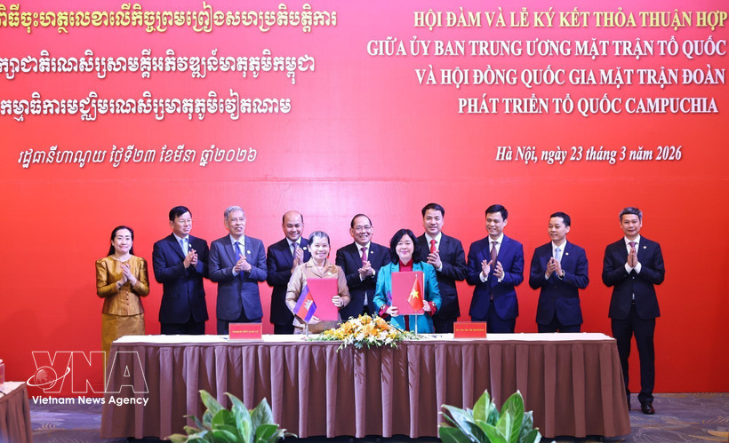 La signature de l’accord de coopération pour la période 2026-2031. Photo: VNA