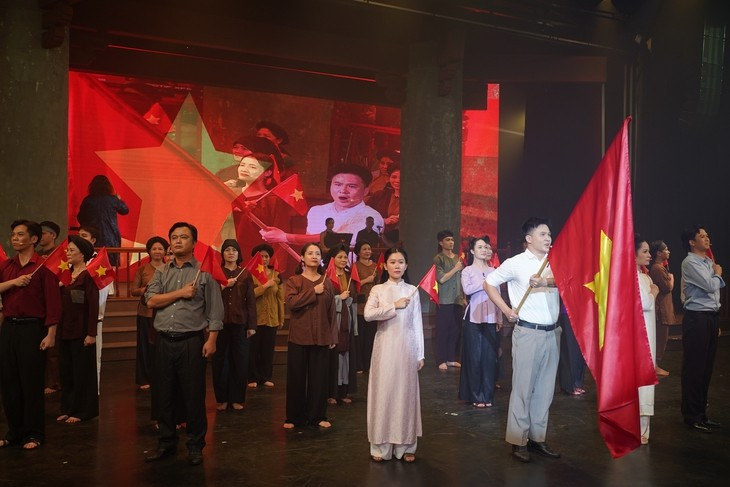 « Café bánh mì » : une fresque musicale vietnamo-sud-coréenne de la révolution nationale. Photo: le Théâtre dramatique du Vietnam